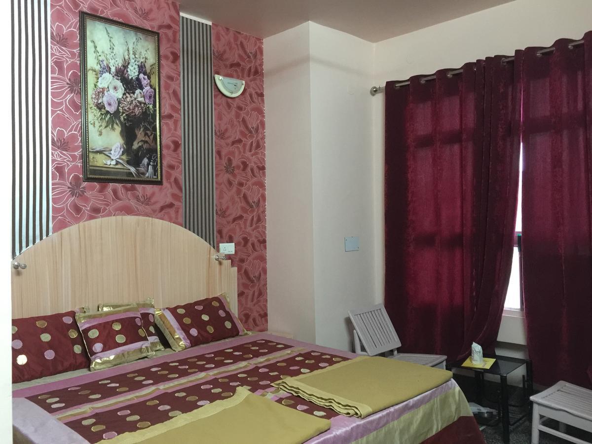 Harsh Hotel Suratgarh Екстериор снимка